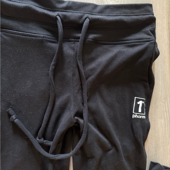 1st Phorm Black Joggers/Leggings - Picture 3 of 4